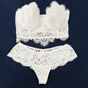 Victoria's Secret White Lace Bralette and Panty Set D/DD